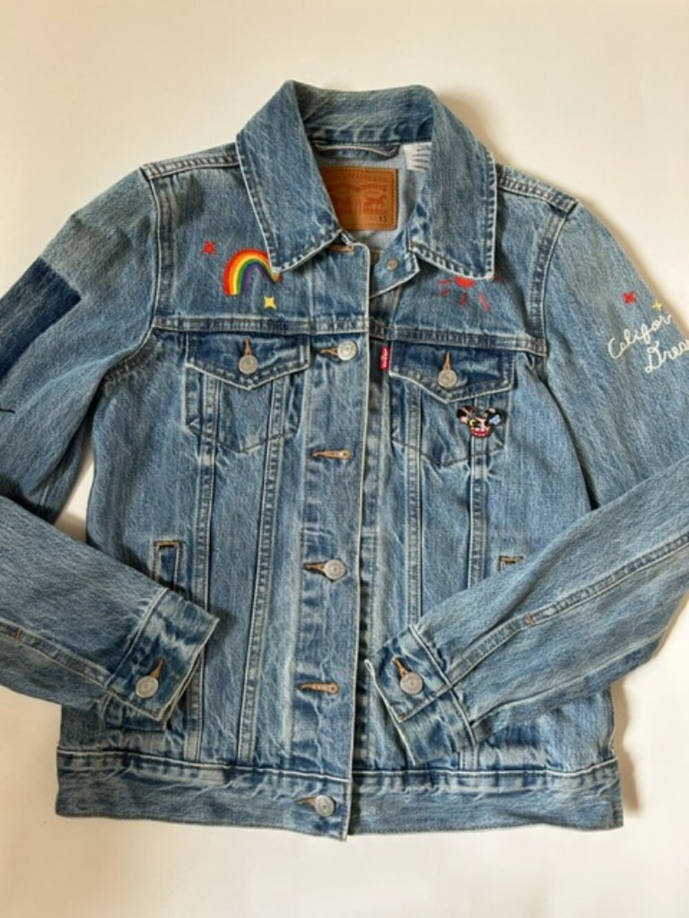Fun Levis Strauss California themed Sewn Patch Jean Denim Jacket Women Size XS